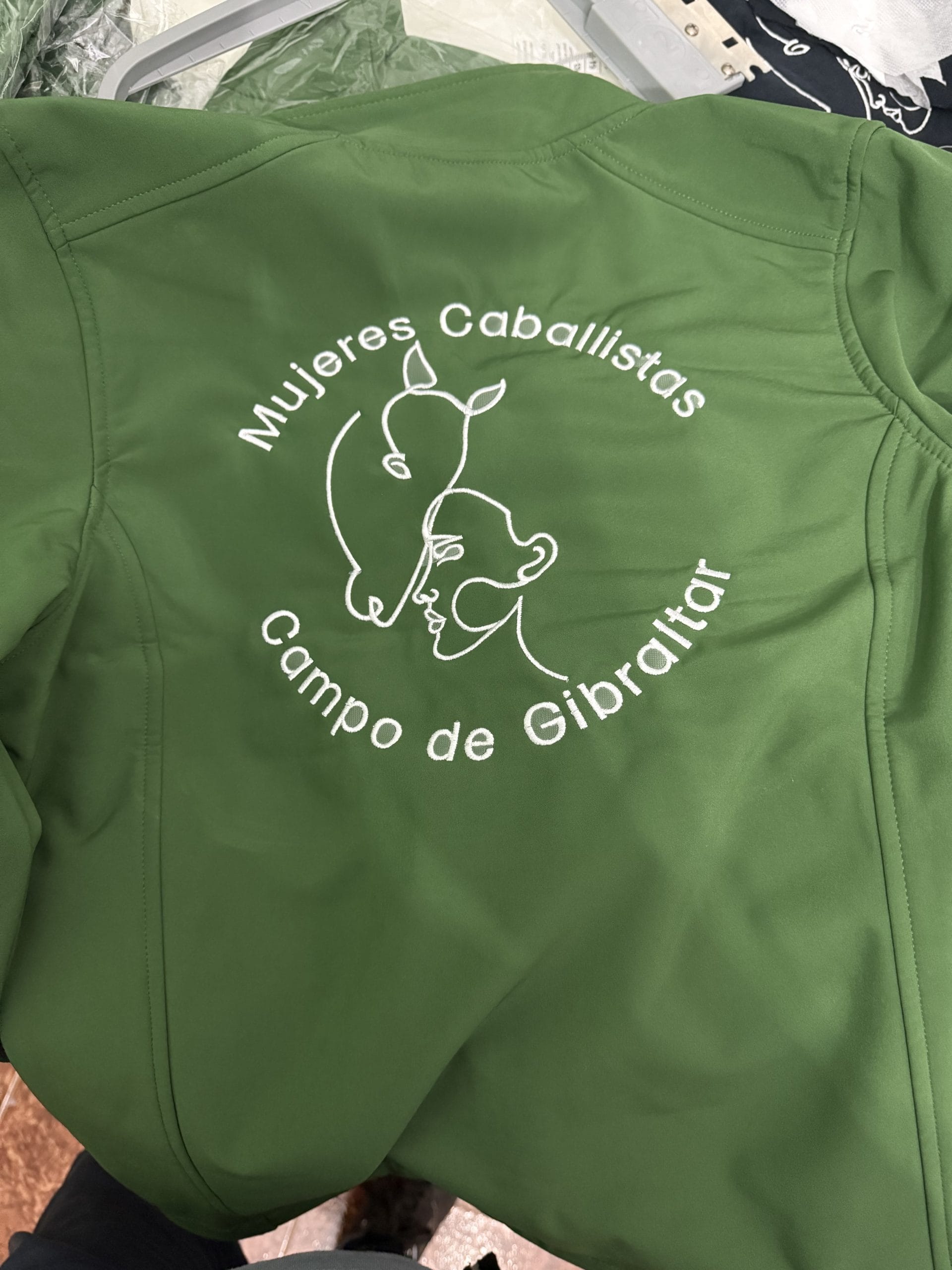 Softshell Mujeres Caballistas